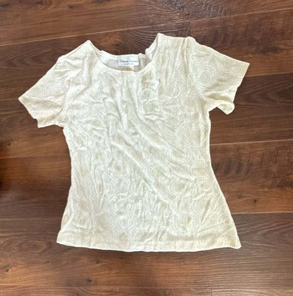 Private Luxuries Natori Short Sleeve Top Size Medium Off-White Foil Print